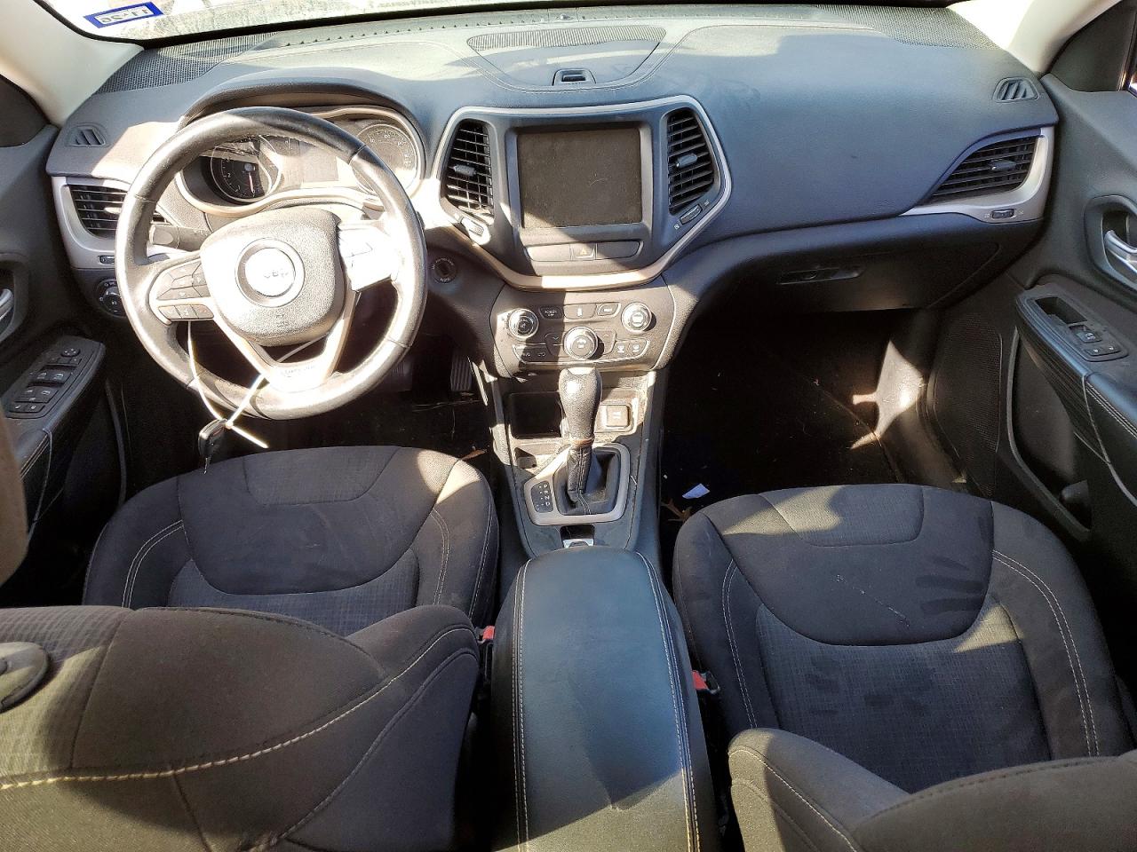 2016 JEEP CHEROKEE LATITUDE photo 8