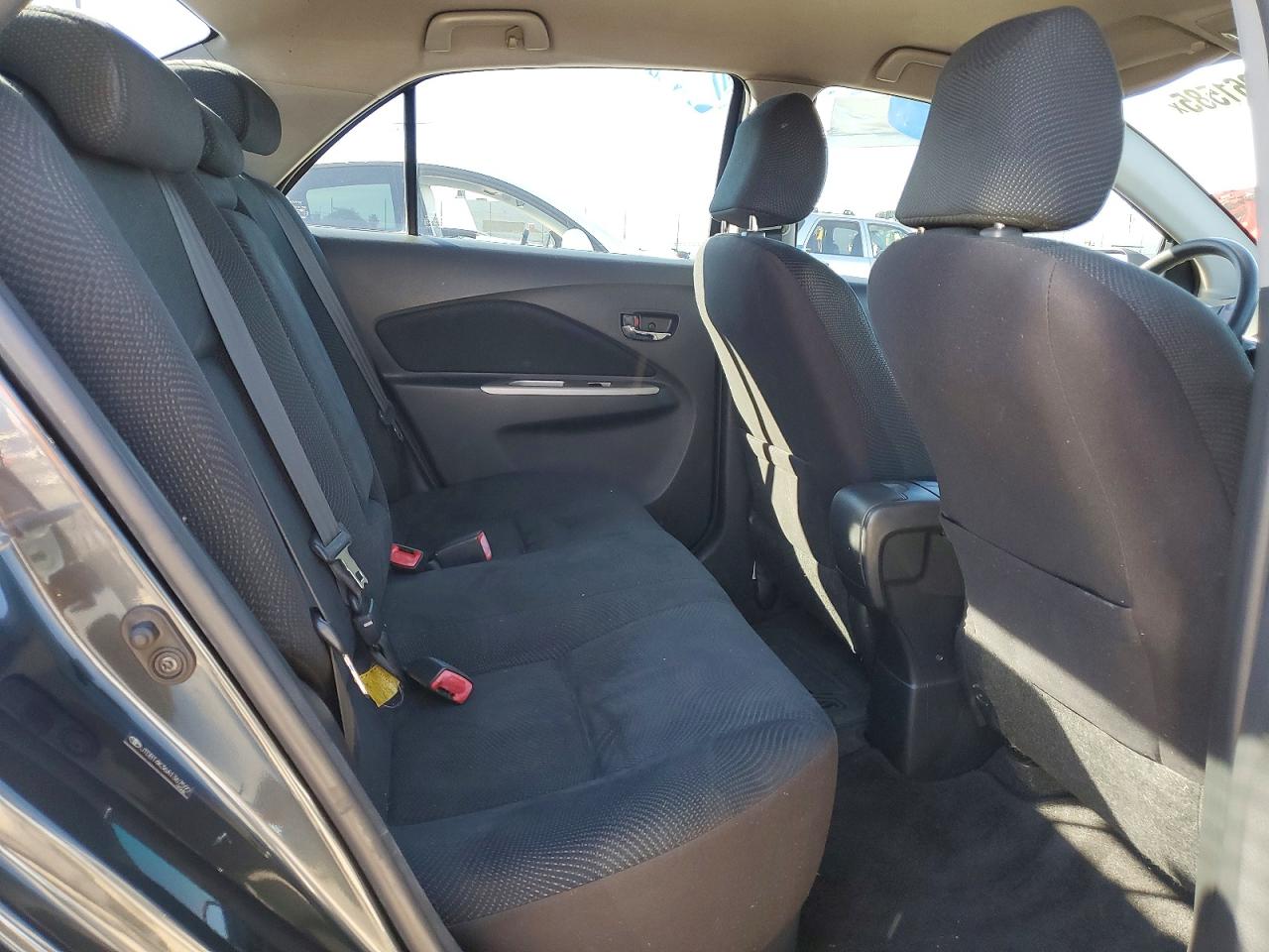 2010 TOYOTA YARIS photo 19