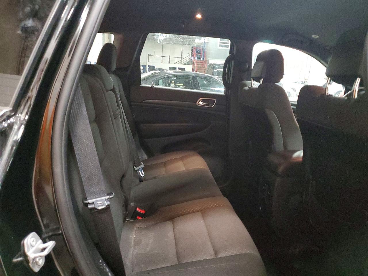 2018 JEEP GRAND CHEROKEE LAREDO photo 11