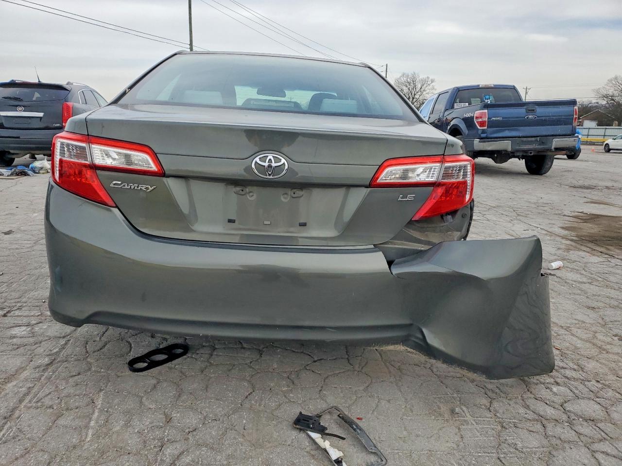 2013 TOYOTA CAMRY LE photo 11