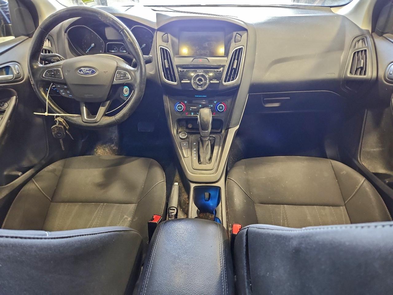 2017 FORD FOCUS SEL photo 8