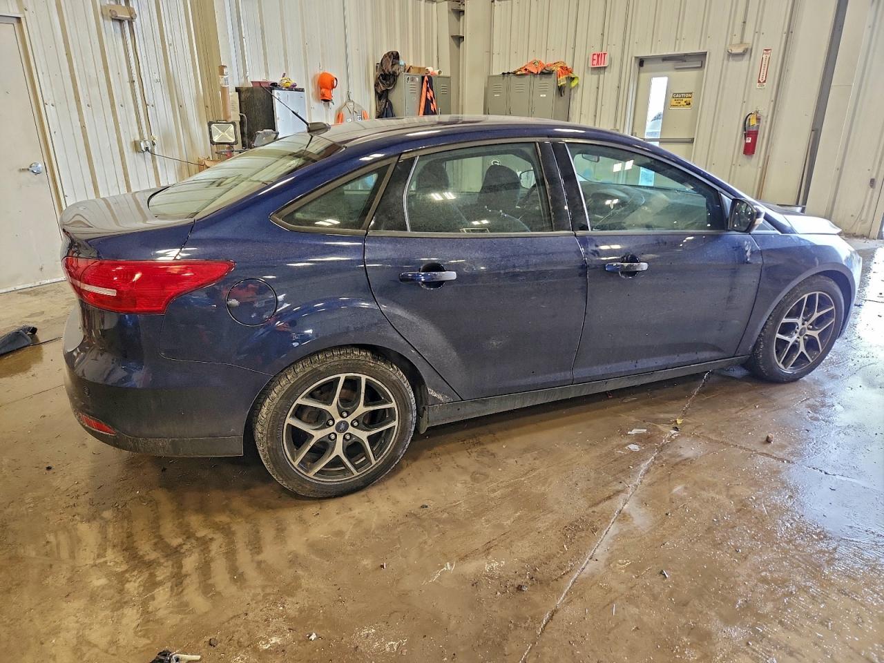 2017 FORD FOCUS SEL photo 3