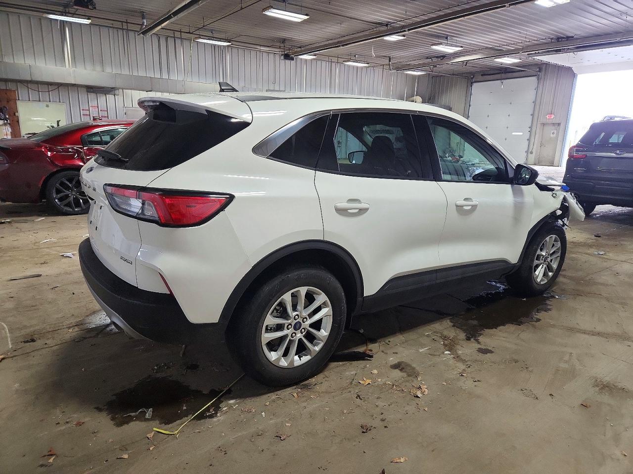 2022 FORD ESCAPE SE photo 3