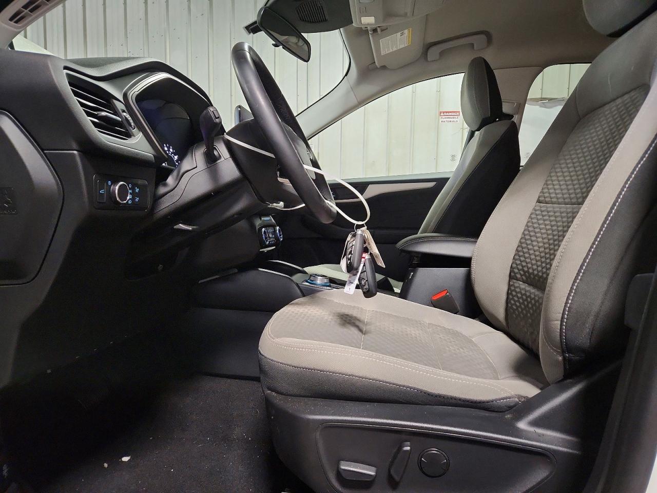 2022 FORD ESCAPE SE photo 7