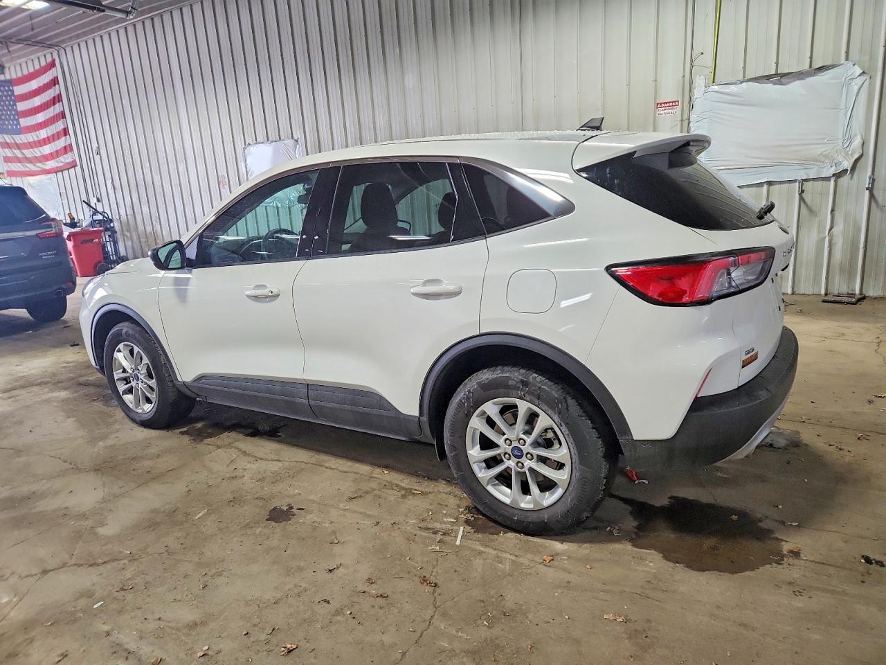 2022 FORD ESCAPE SE photo 2