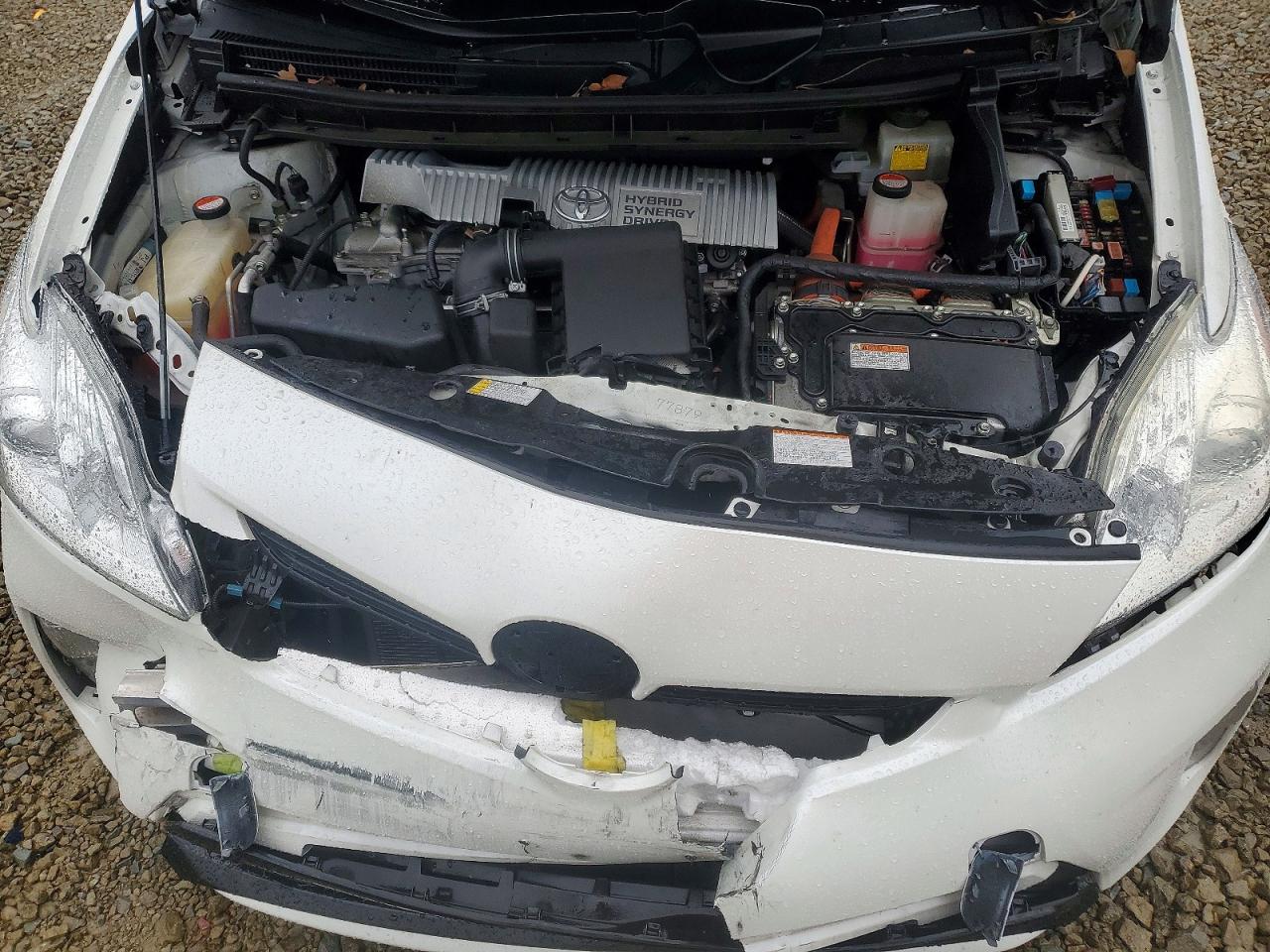 2015 TOYOTA PRIUS photo 31