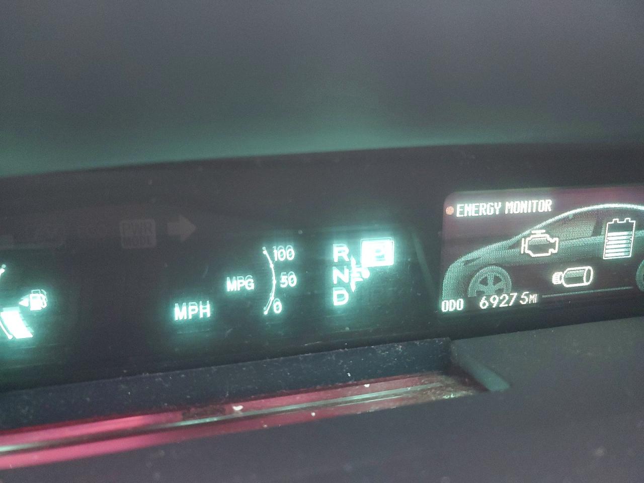 2015 TOYOTA PRIUS photo 25