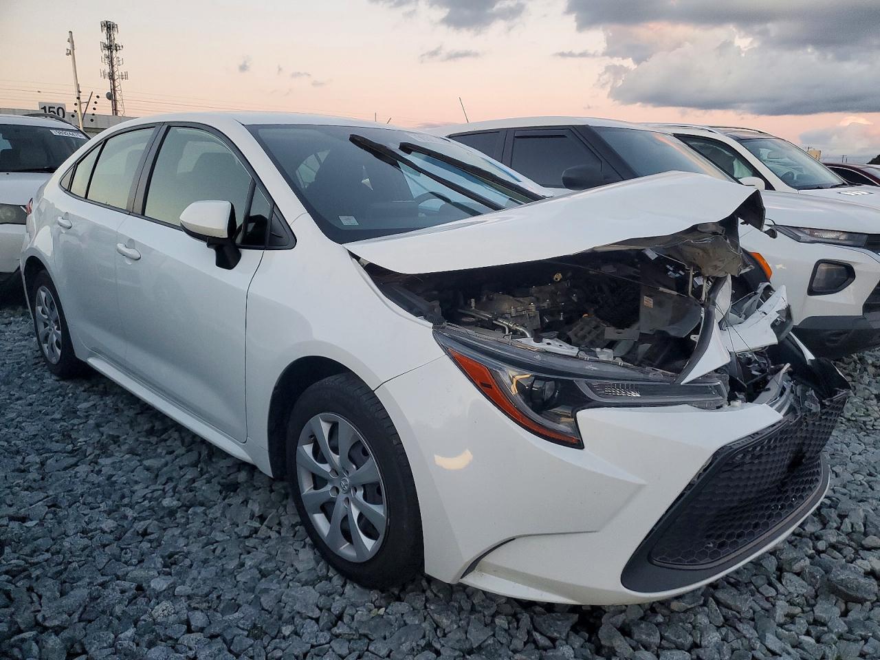 2022 TOYOTA COROLLA LE photo 4