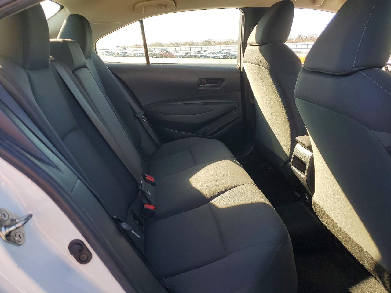2022 TOYOTA COROLLA LE photo 10
