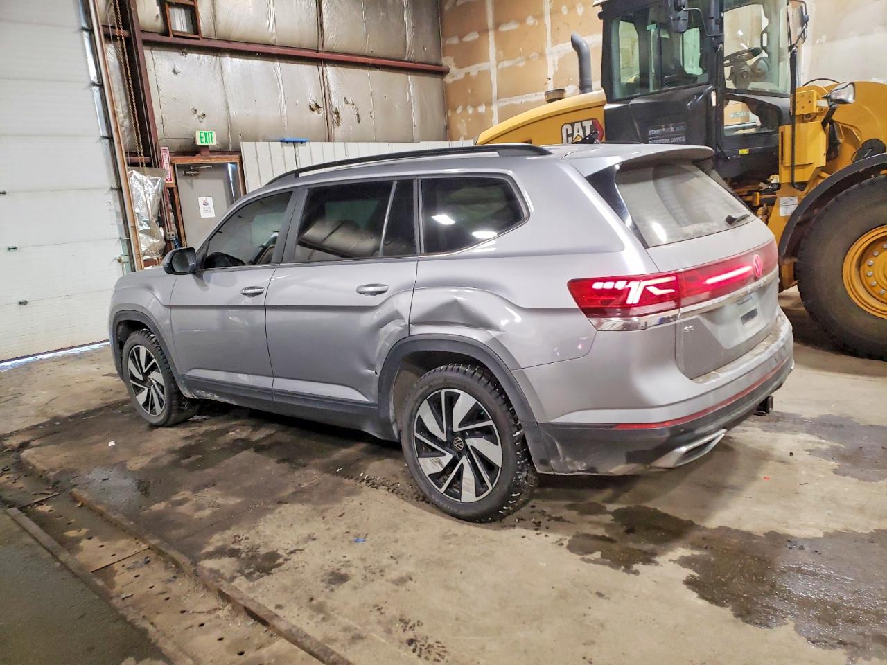 2024 VOLKSWAGEN ATLAS SE photo 2