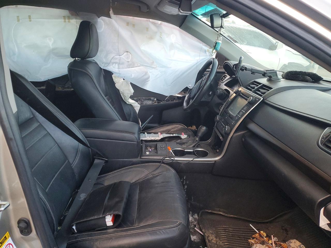 2016 TOYOTA CAMRY LE photo 7