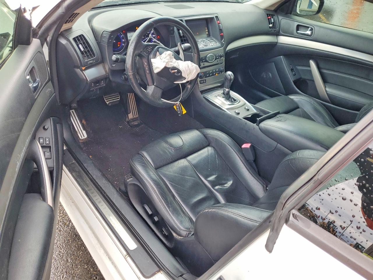 2011 INFINITI G37 BASE photo 8