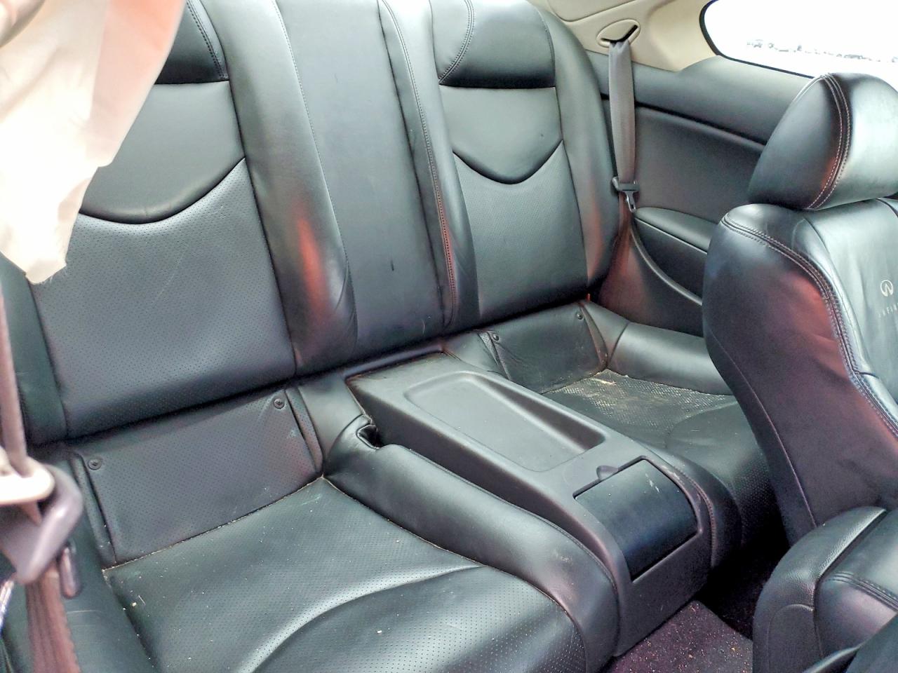2011 INFINITI G37 BASE photo 10