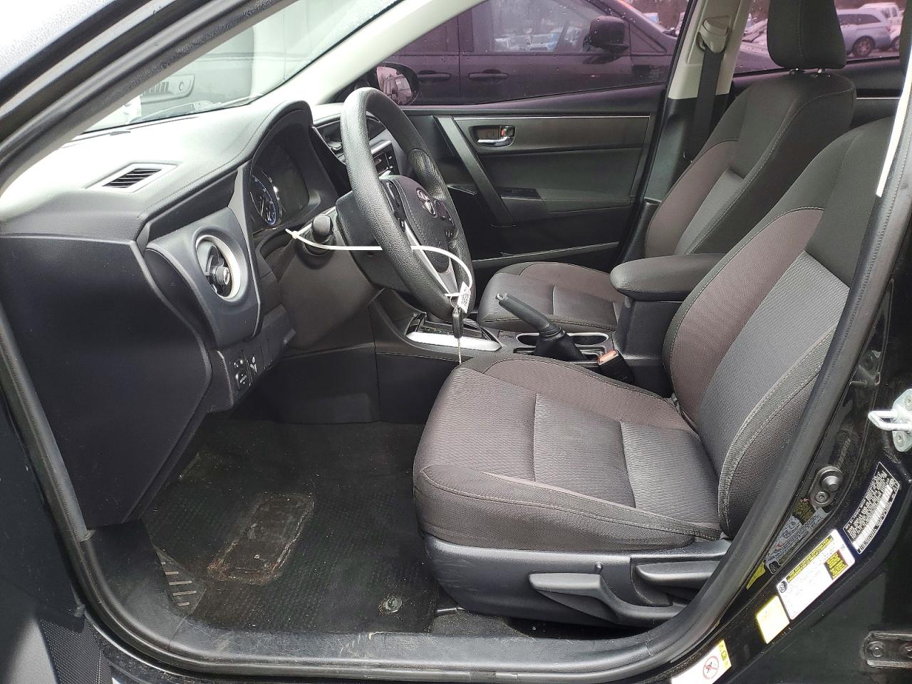 2017 TOYOTA COROLLA L photo 7
