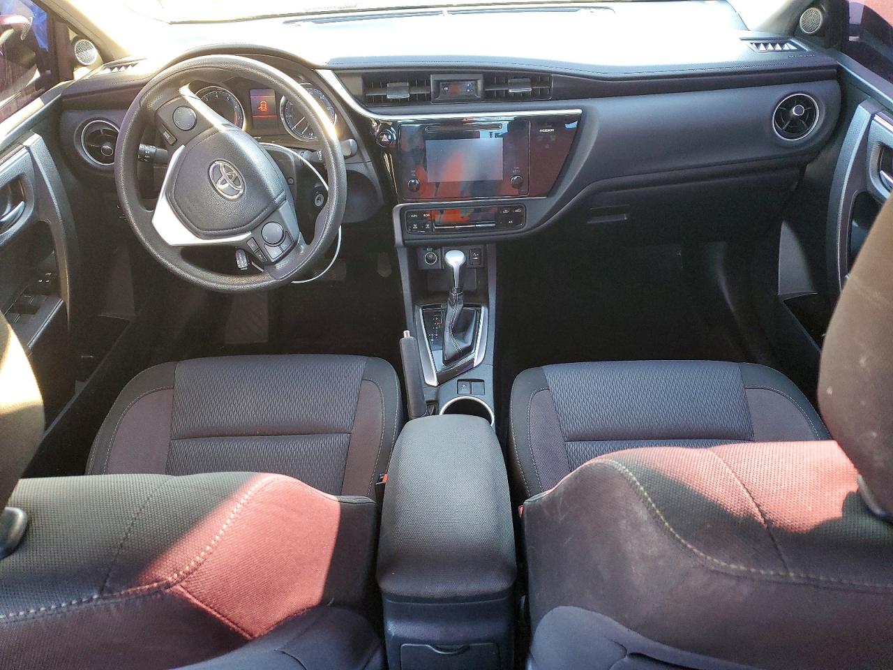 2017 TOYOTA COROLLA L photo 8