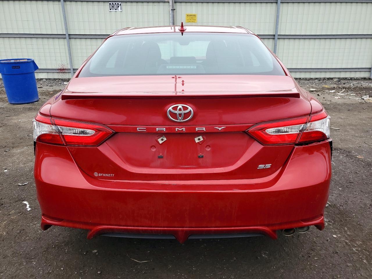 2020 TOYOTA CAMRY SE photo 6