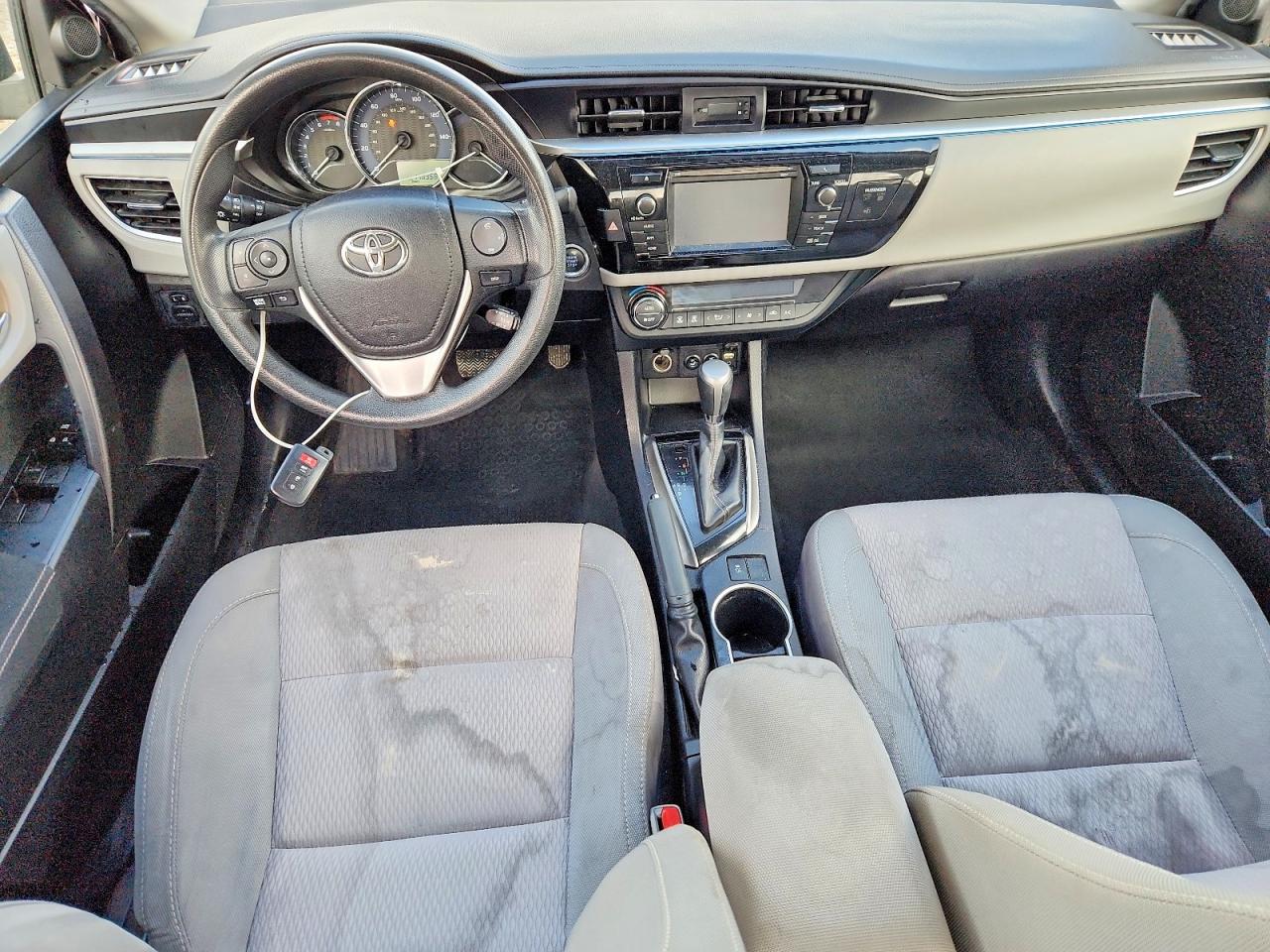 2015 TOYOTA COROLLA L photo 8