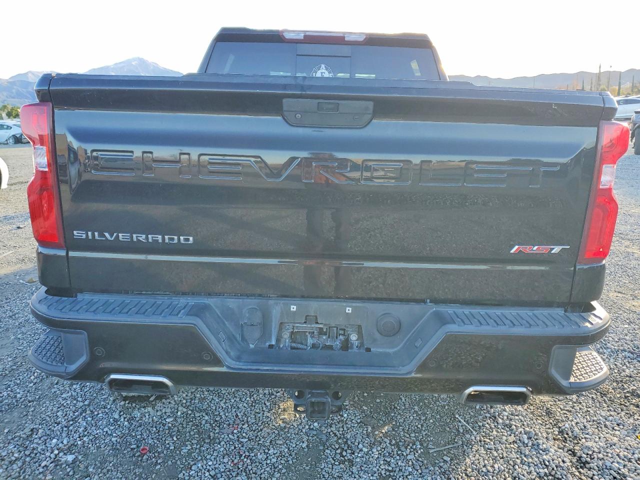 2019 CHEVROLET SILVERADO K1500 RST photo 6