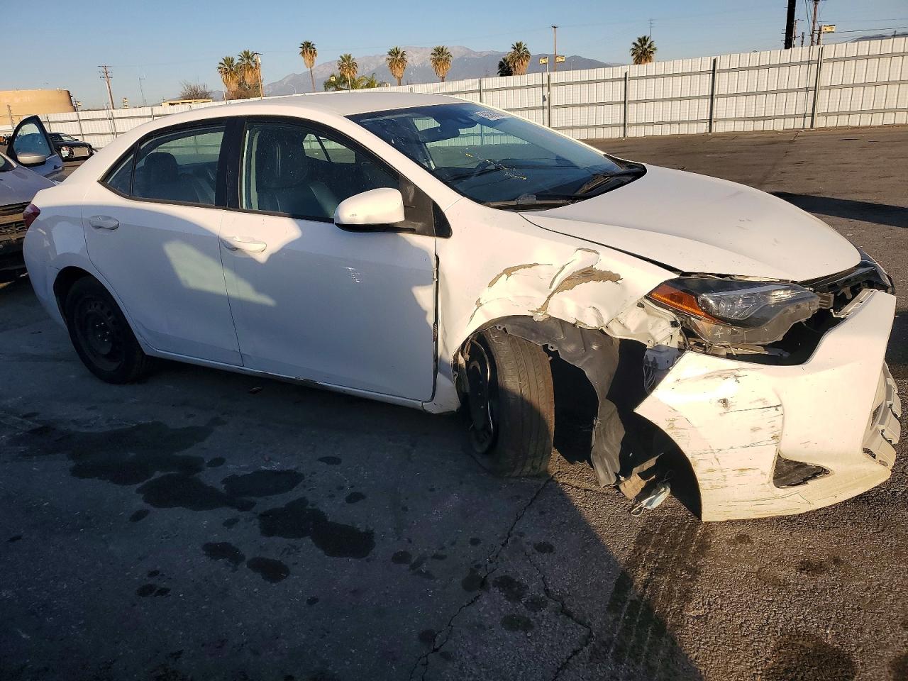 2018 TOYOTA COROLLA L photo 4