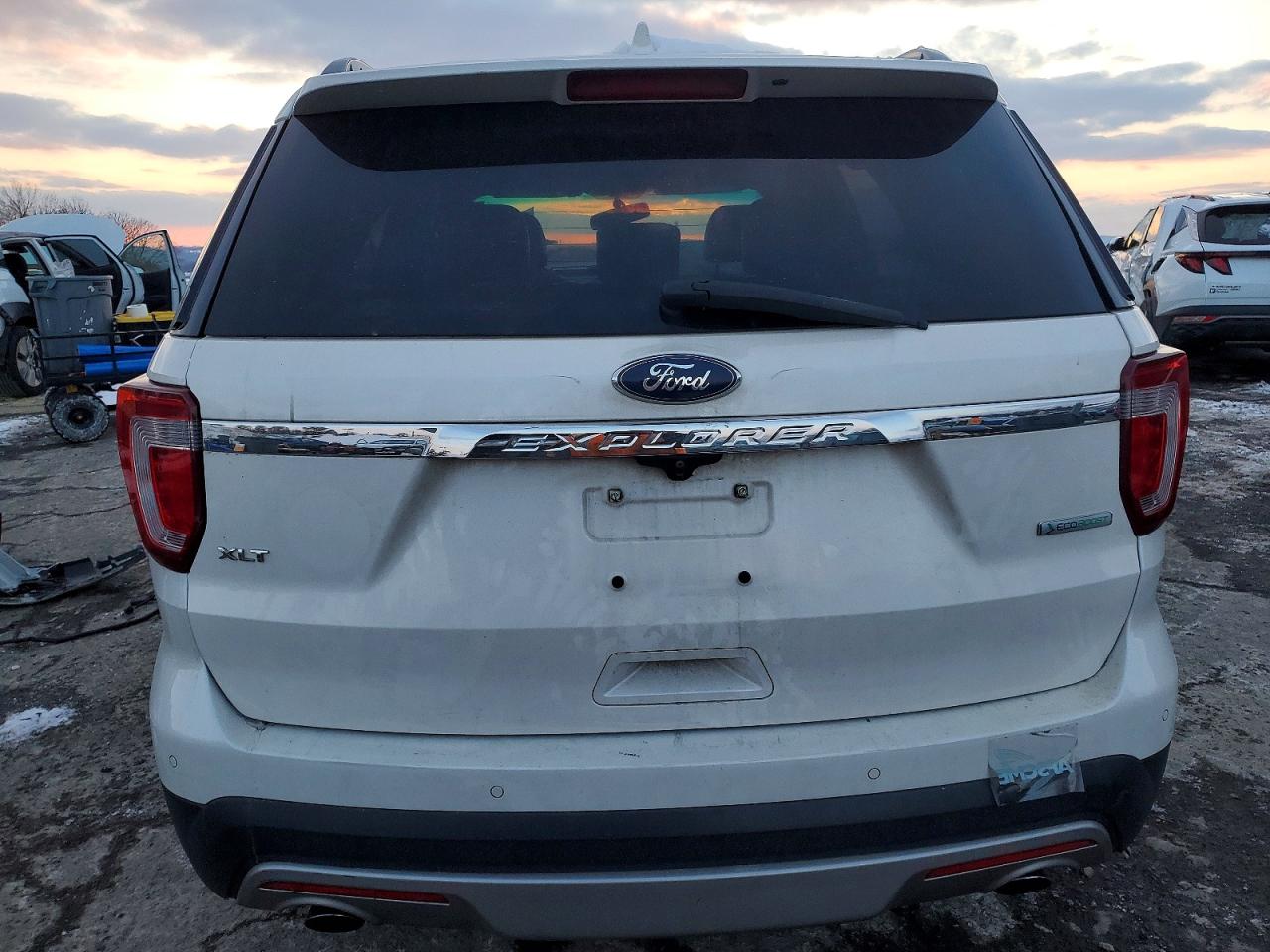 2016 FORD EXPLORER photo 6