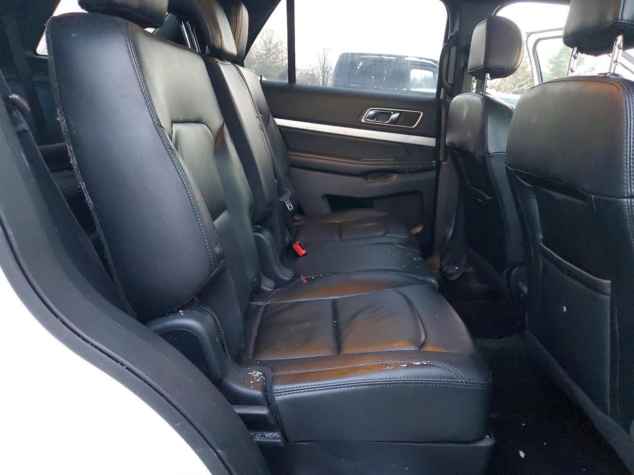 2016 FORD EXPLORER photo 11