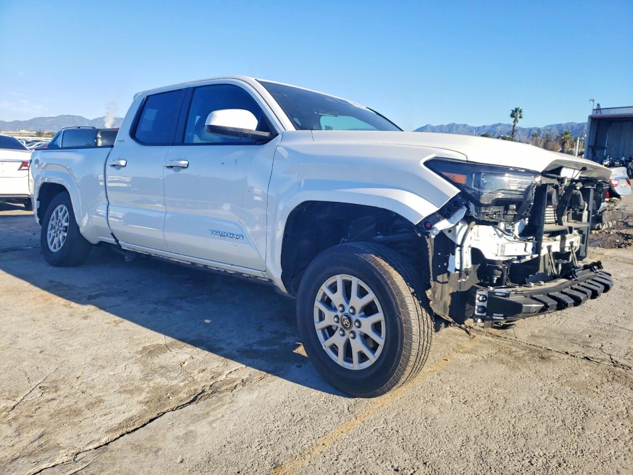 2025 TOYOTA TACOMA DOUBLE CAB photo 4