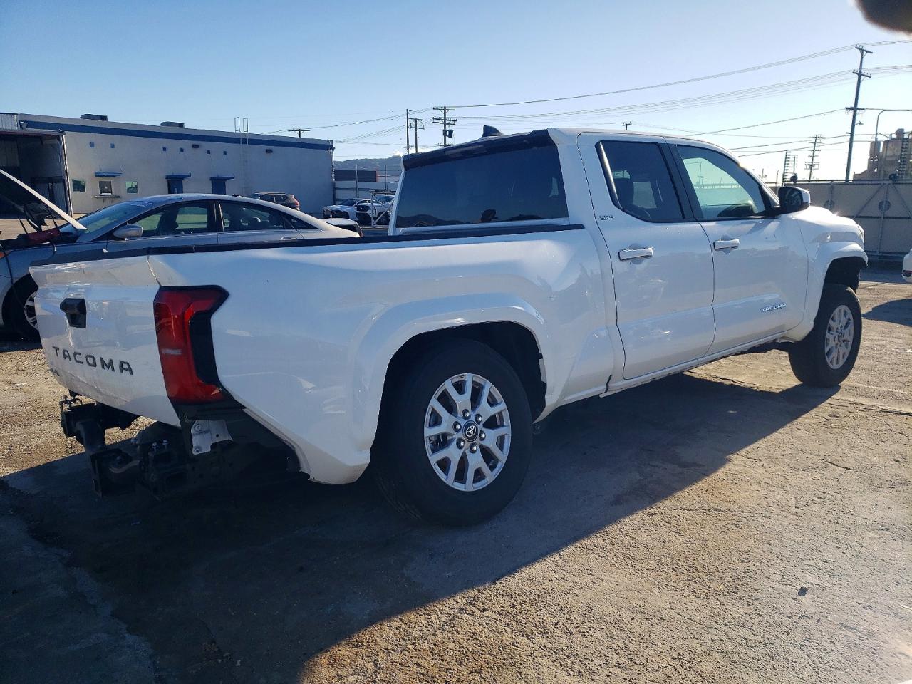 2025 TOYOTA TACOMA DOUBLE CAB photo 3