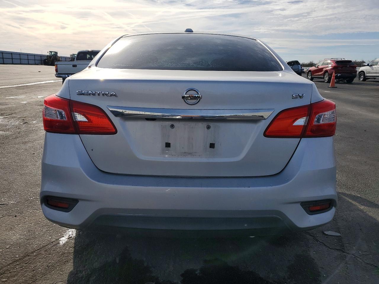 2016 NISSAN SENTRA S photo 6