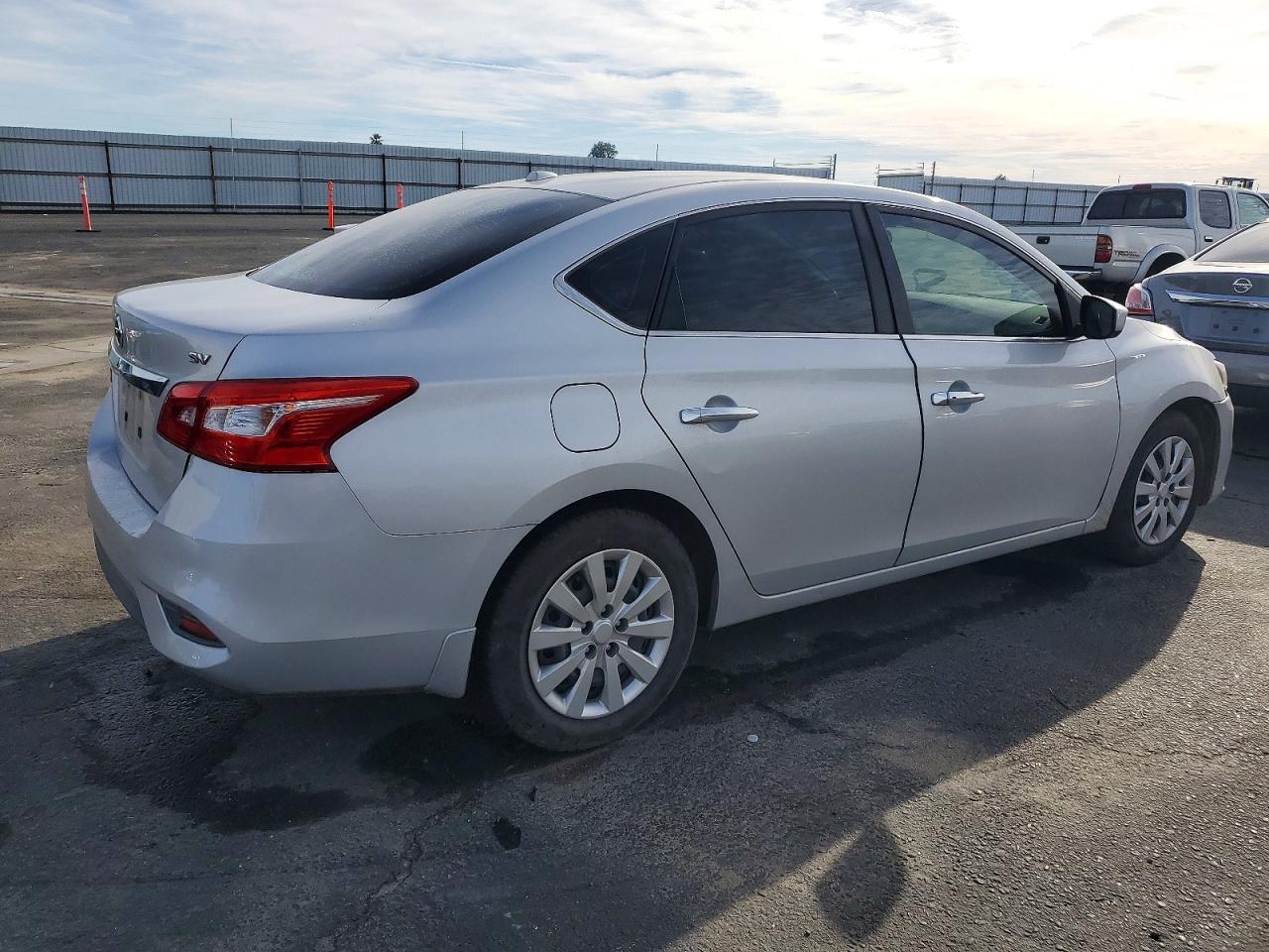 2016 NISSAN SENTRA S photo 3
