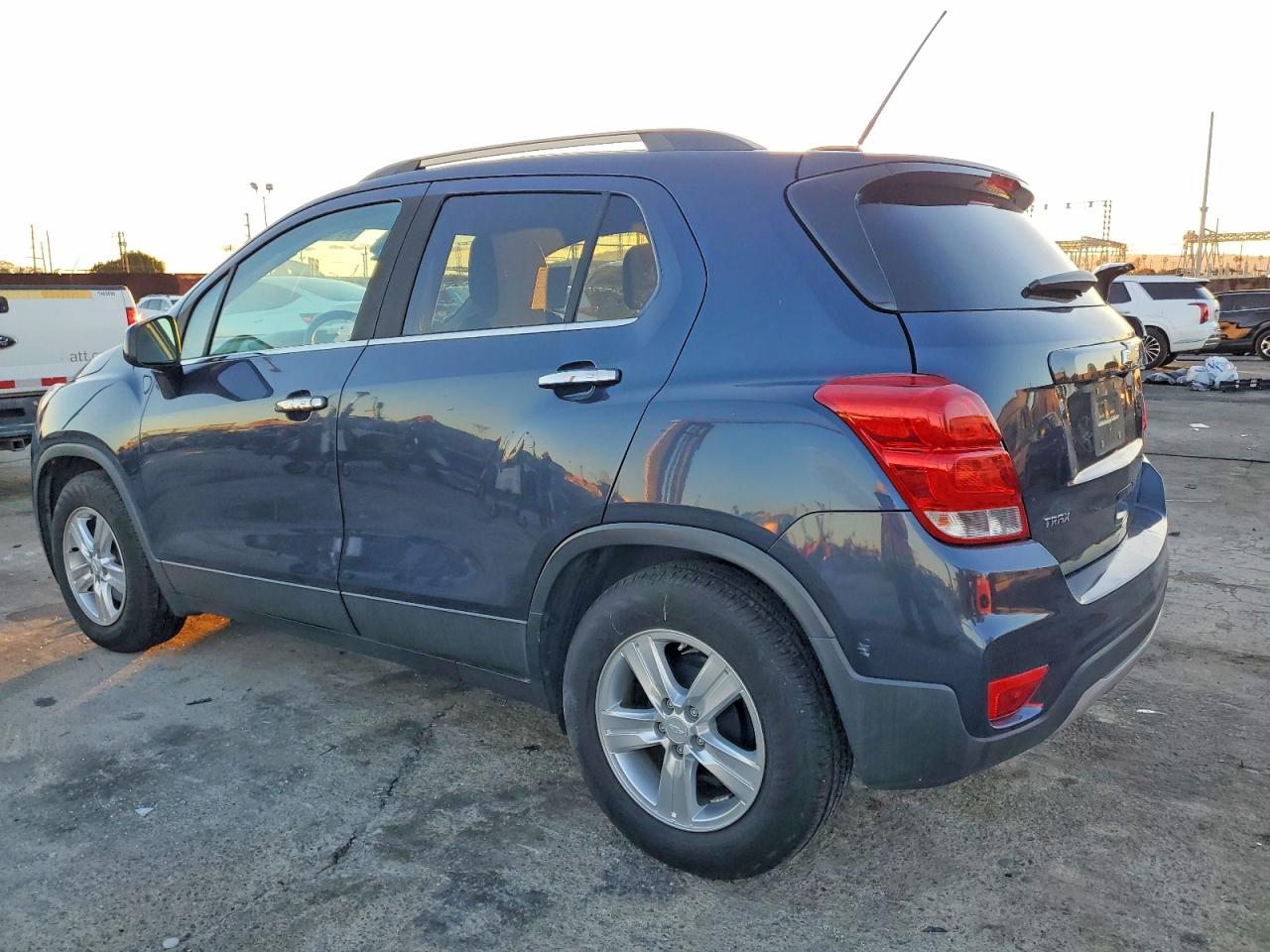 2018 CHEVROLET TRAX 1LT photo 3