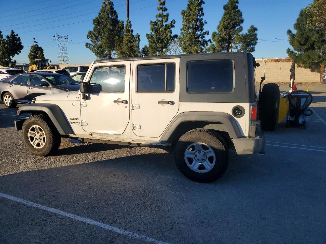 2010 JEEP WRANGLER UNLIMITED SPORT photo 2