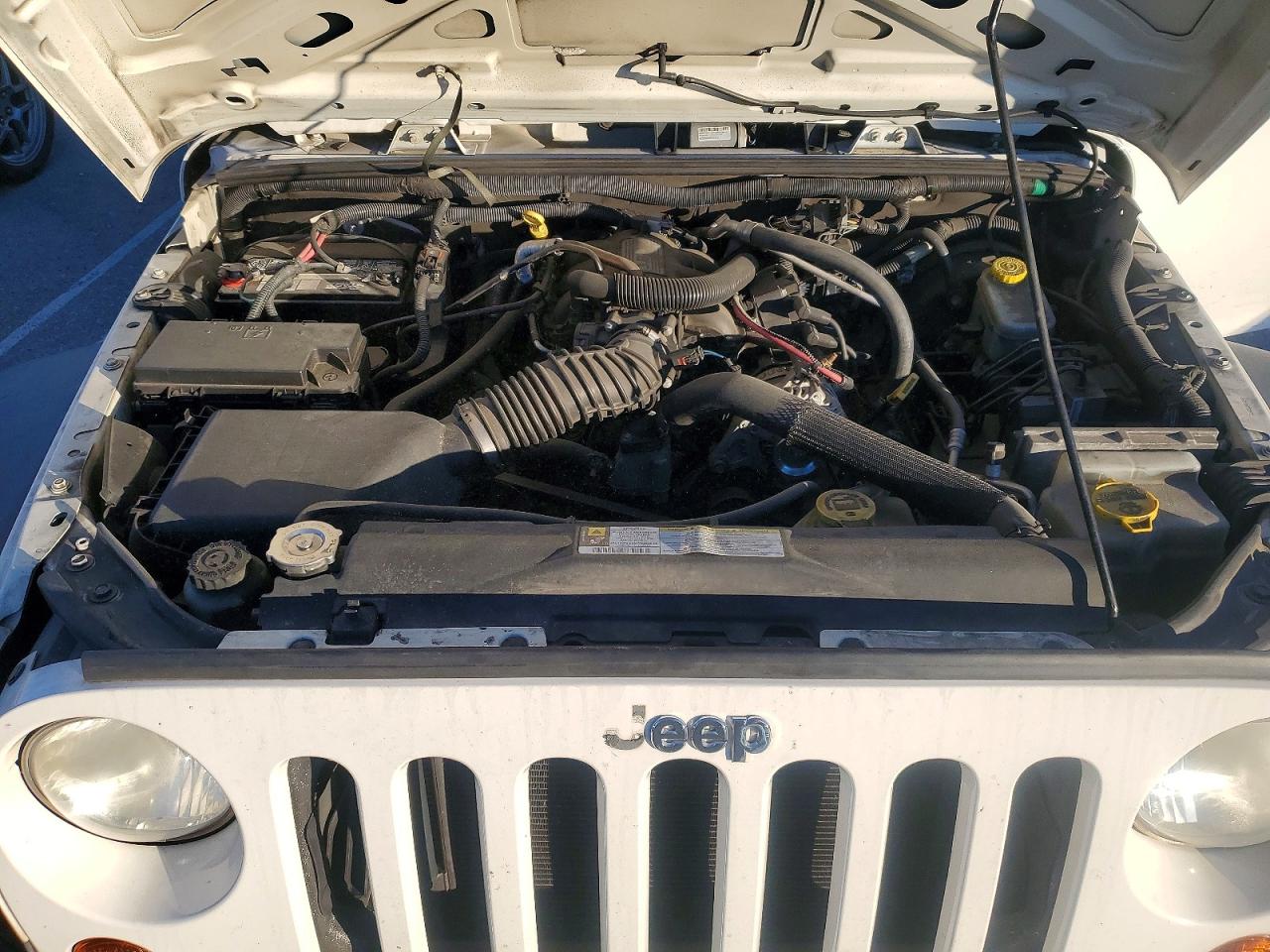 2010 JEEP WRANGLER UNLIMITED SPORT photo 11