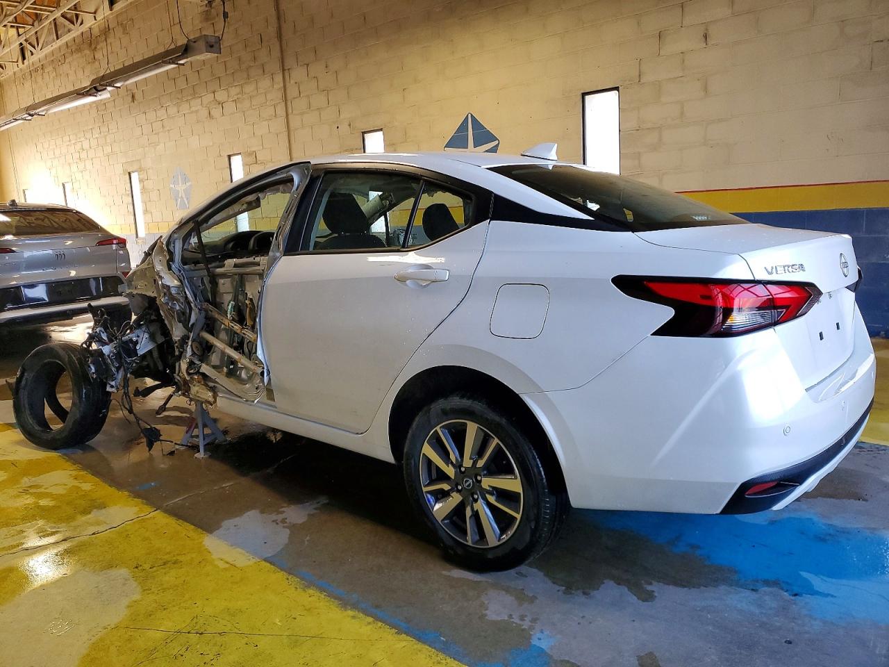 2025 NISSAN VERSA SV photo 3