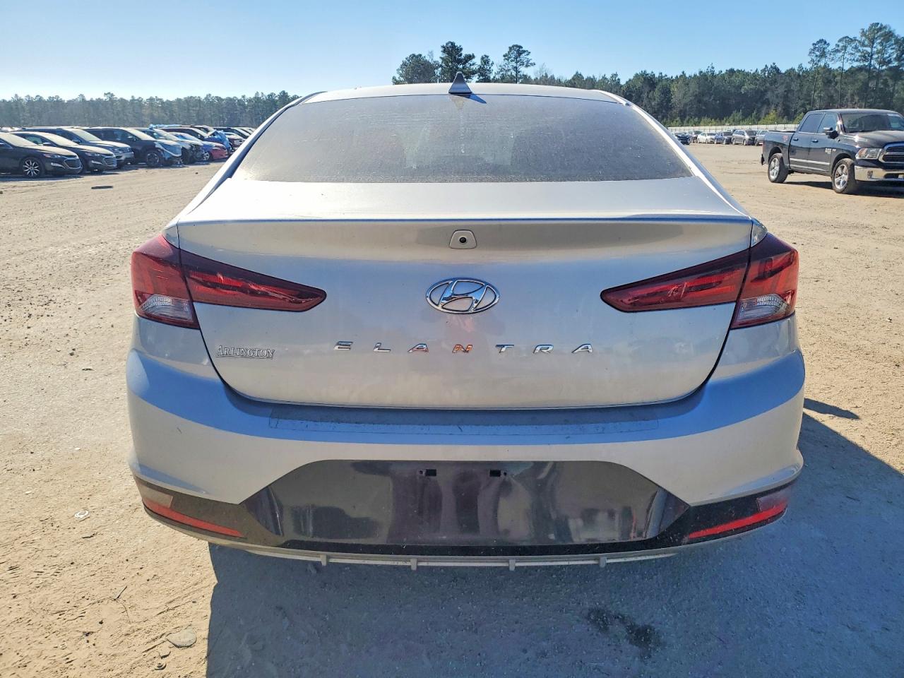 2020 HYUNDAI ELANTRA SEL photo 6