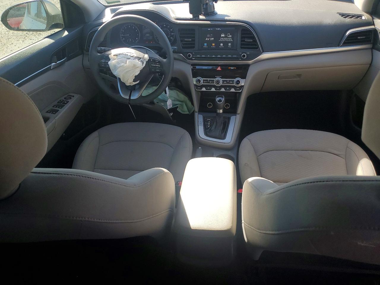 2020 HYUNDAI ELANTRA SEL photo 8