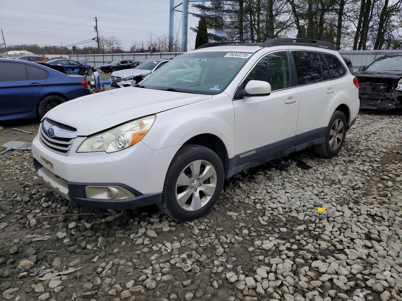 2011 SUBARU OUTBACK