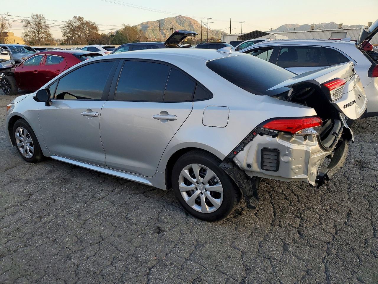 2024 TOYOTA COROLLA LE photo 2
