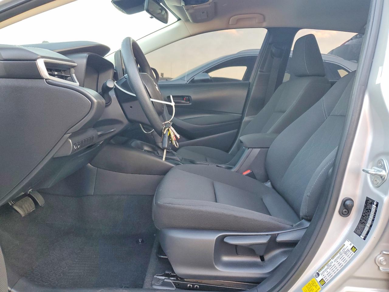2024 TOYOTA COROLLA LE photo 7
