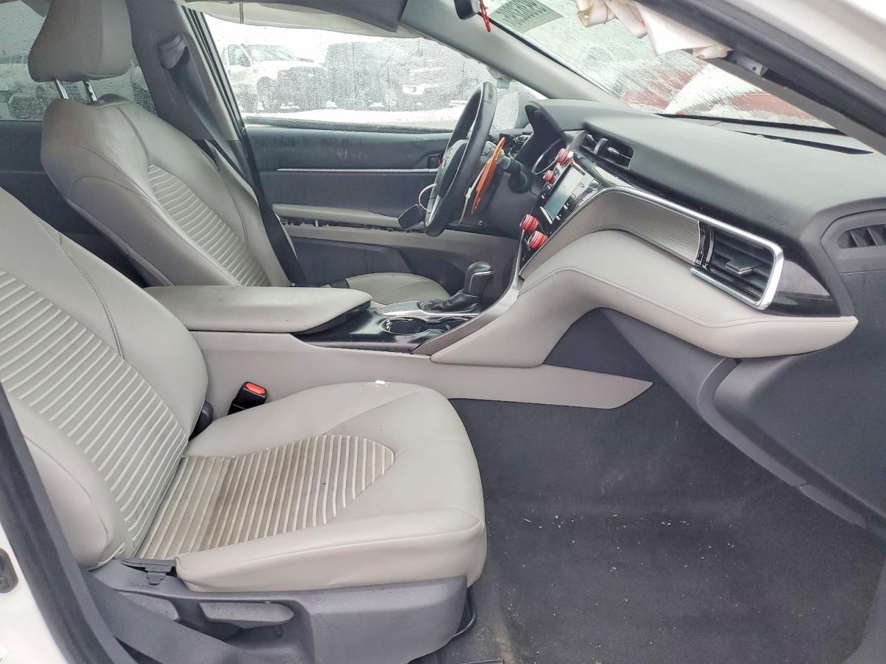 2018 TOYOTA CAMRY L photo 13