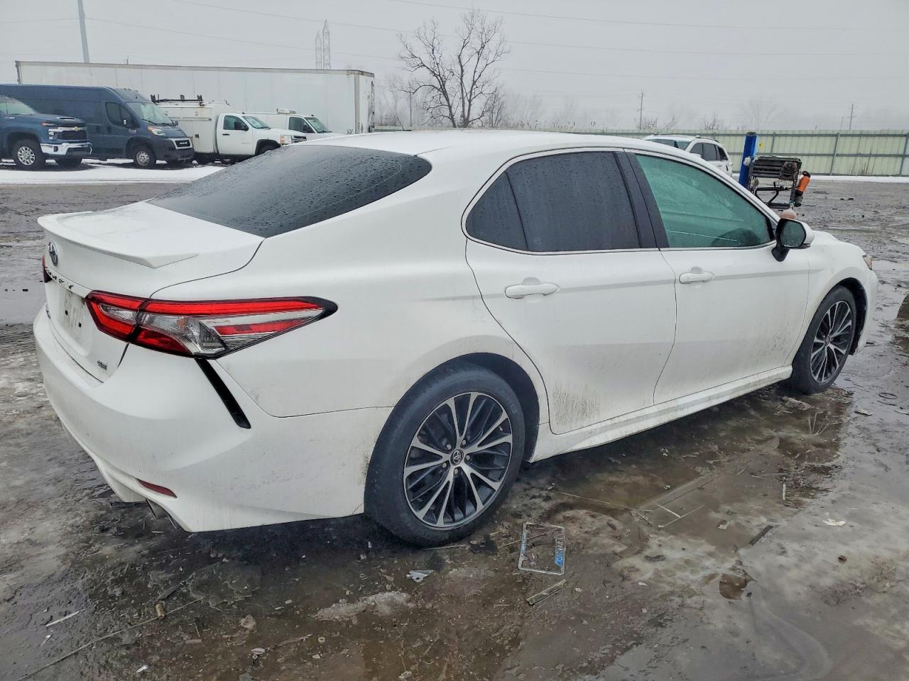 2018 TOYOTA CAMRY L photo 5