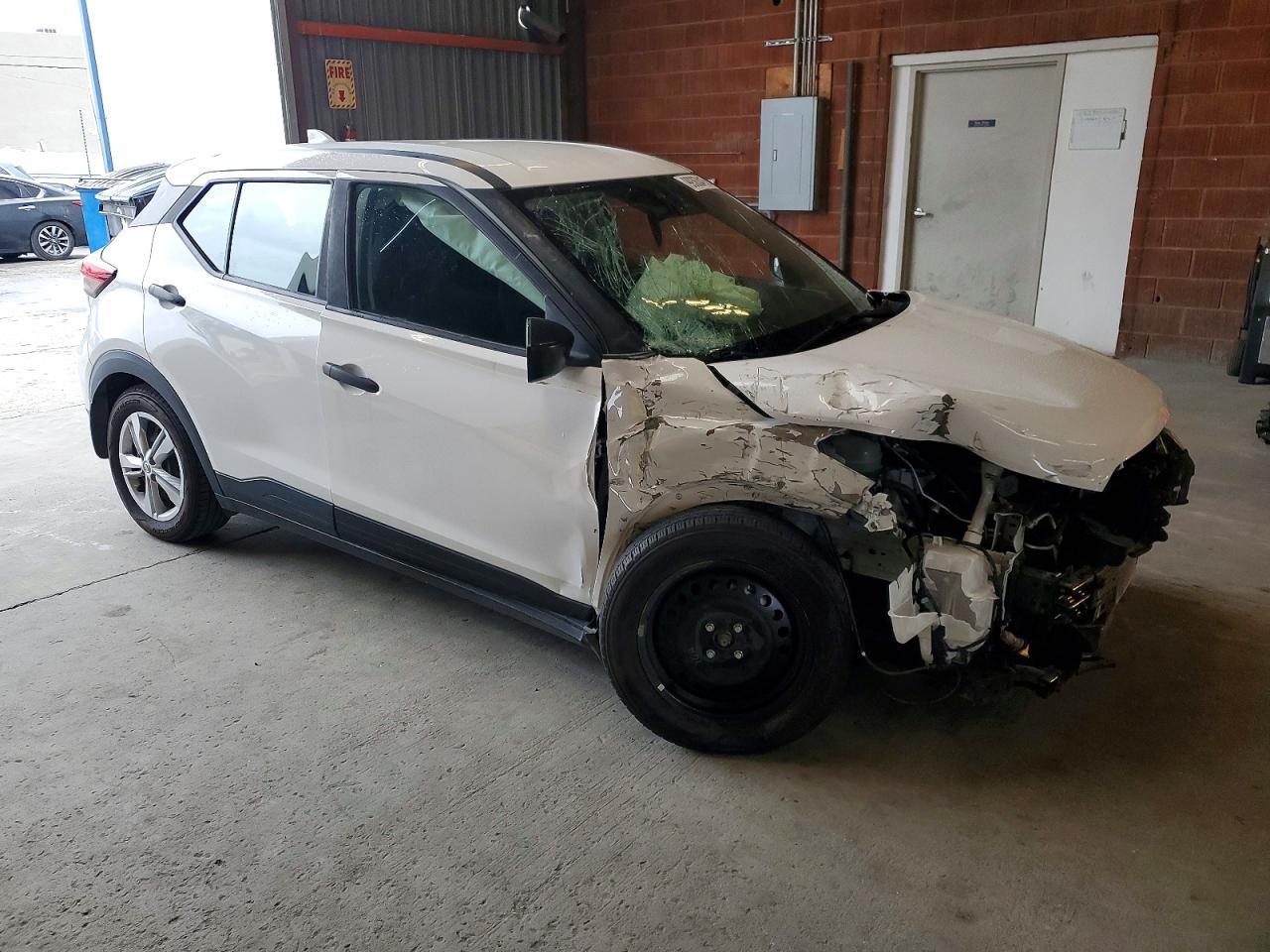 2021 NISSAN KICKS S photo 4