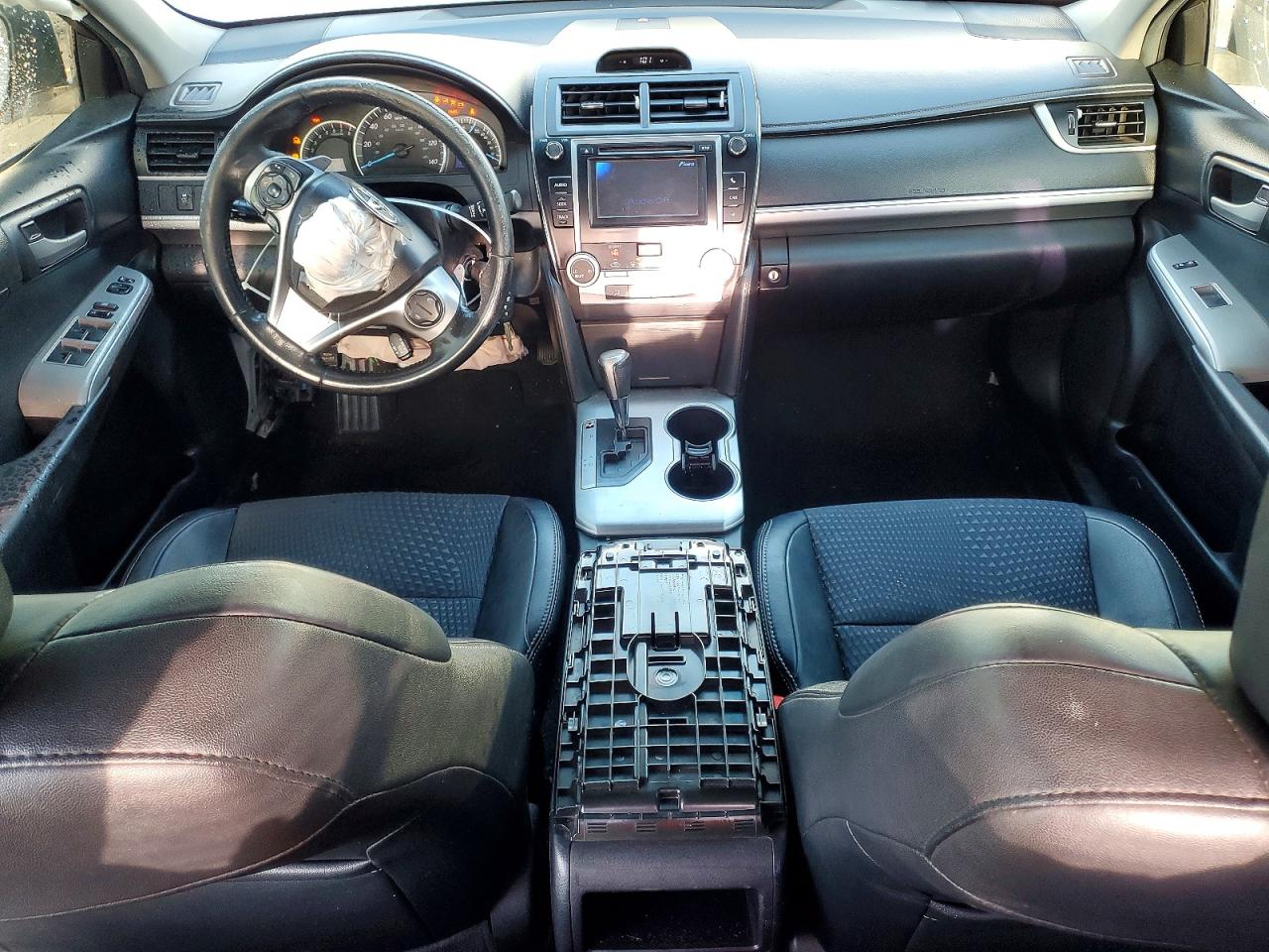 2014 TOYOTA CAMRY L photo 8