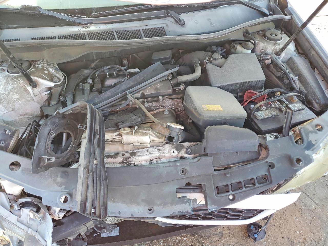 2014 TOYOTA CAMRY L photo 11