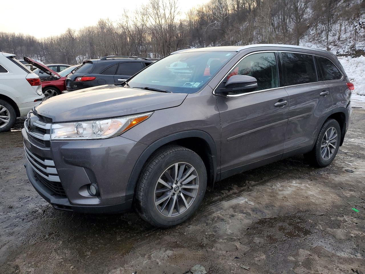 2019 TOYOTA HIGHLANDER