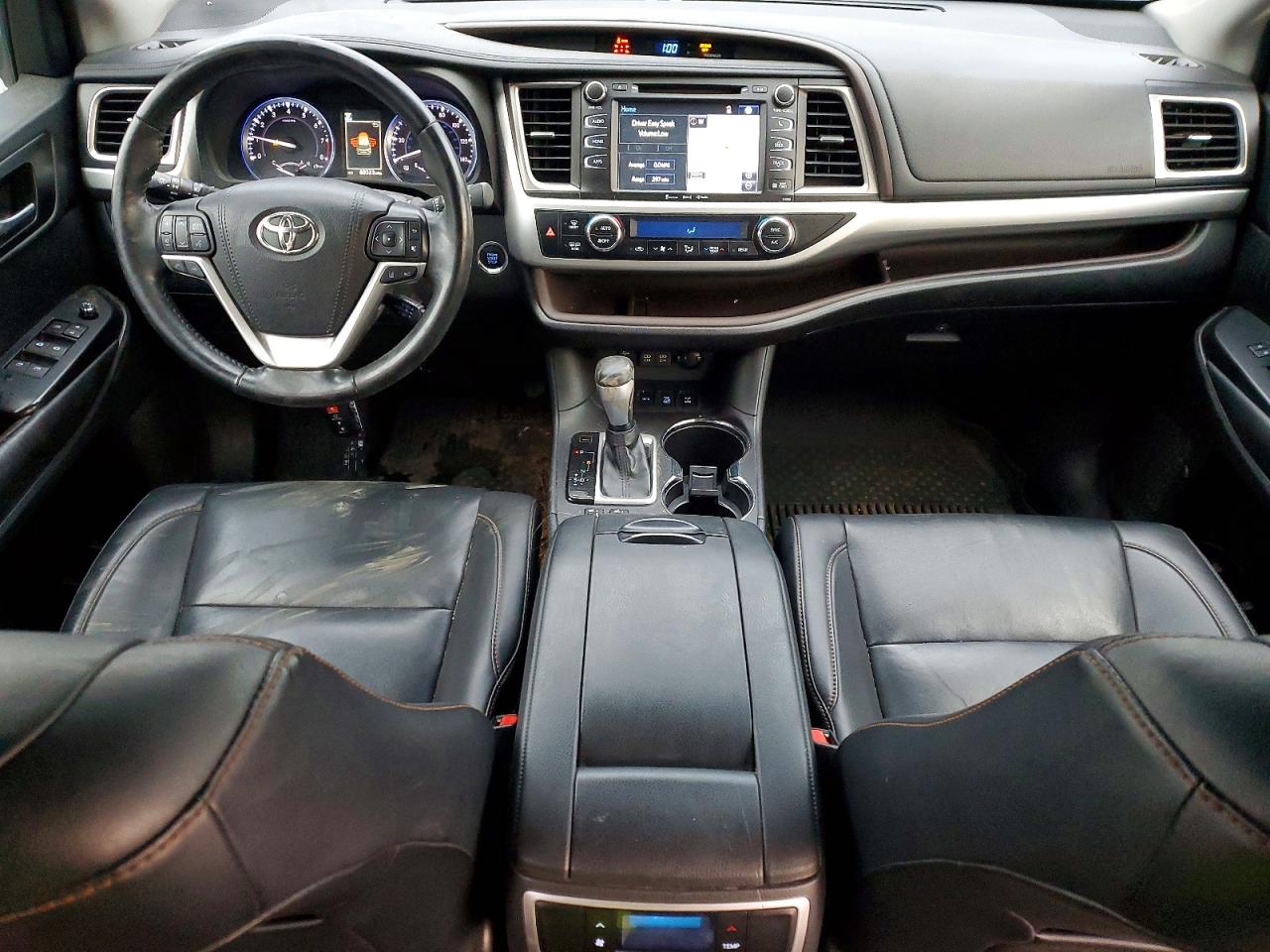 2019 TOYOTA HIGHLANDER SE photo 8