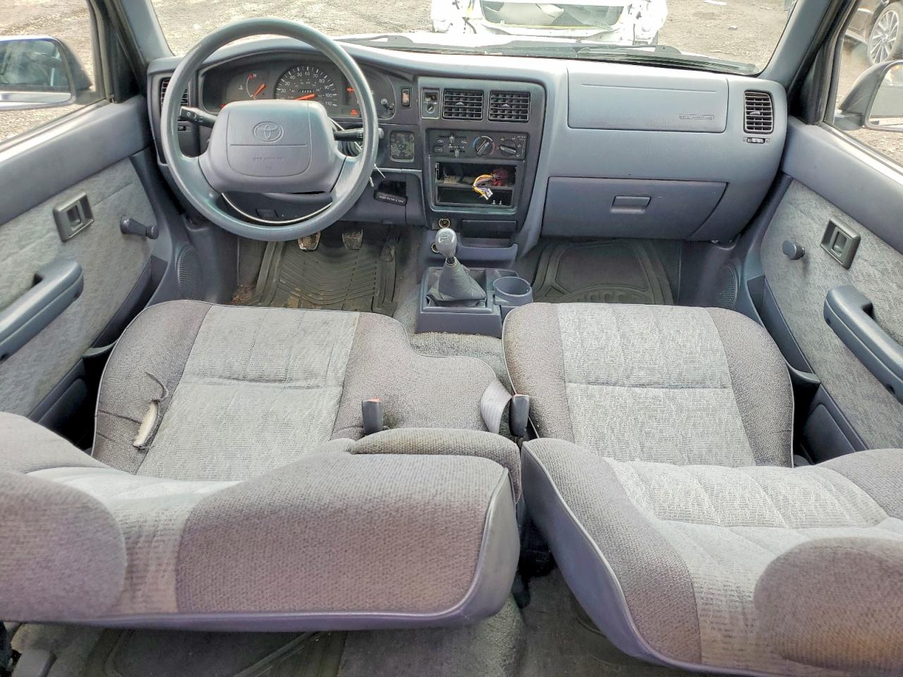 1999 TOYOTA TACOMA XTRACAB photo 8