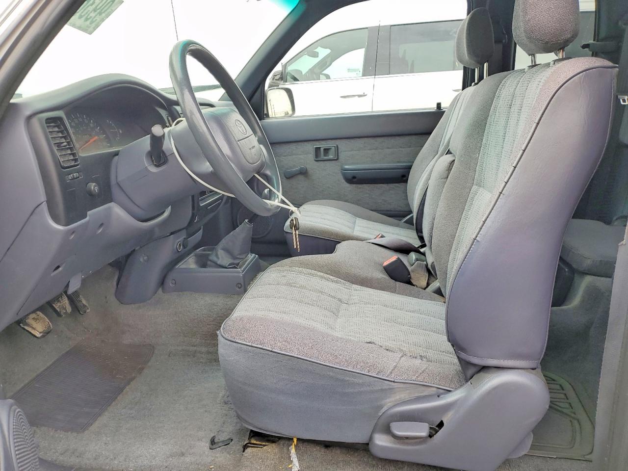 1999 TOYOTA TACOMA XTRACAB photo 7