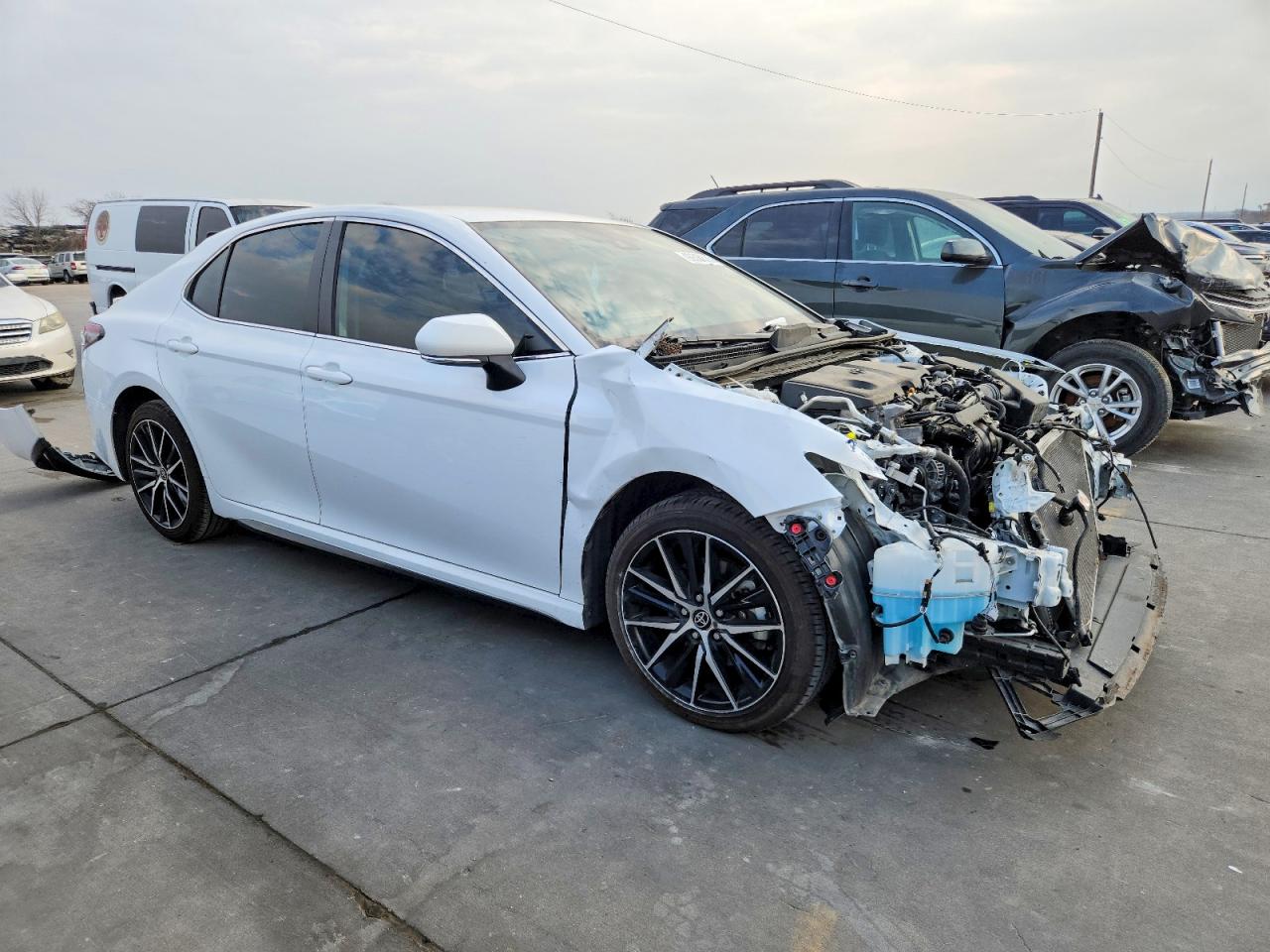 2023 TOYOTA CAMRY SE NIGHT SHADE photo 4