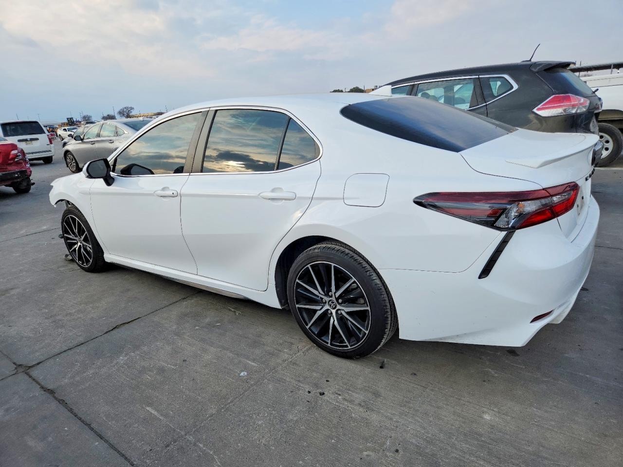 2023 TOYOTA CAMRY SE NIGHT SHADE photo 2