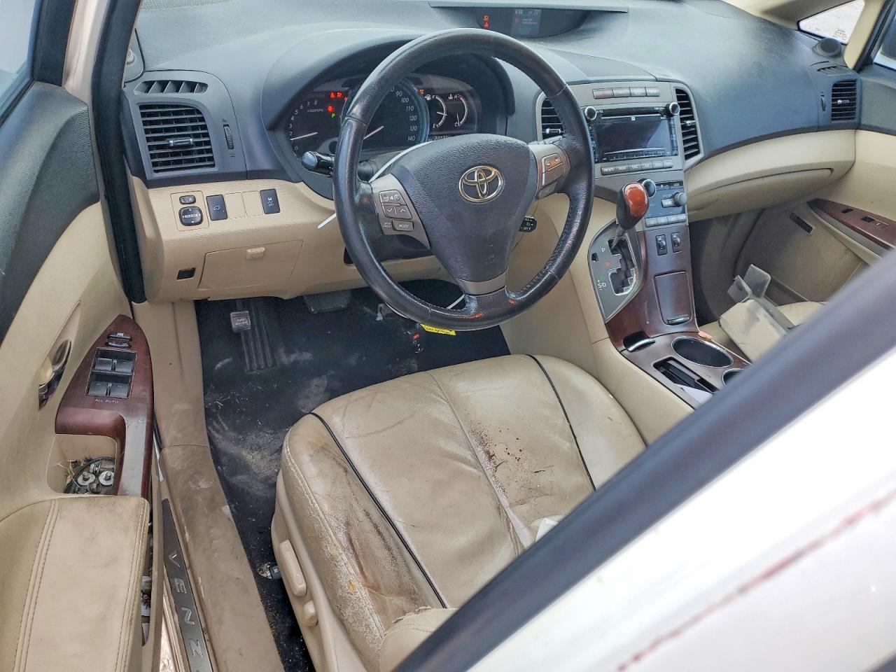 2010 TOYOTA VENZA photo 8